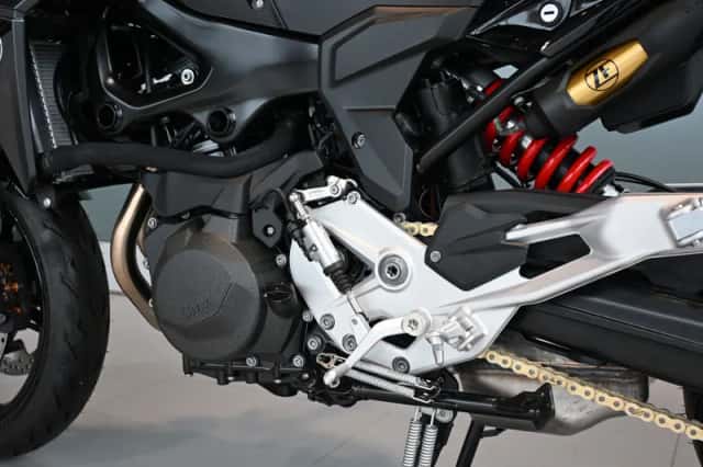BMW F 900 R Triple Black (2026) thumbnail 5
