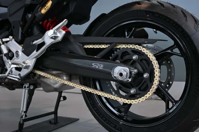 BMW F 900 R Triple Black (2026) thumbnail 6