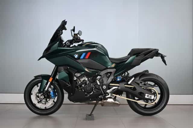 BMW M 1000 XR Aurelius Green Metallic (2026) thumbnail 2