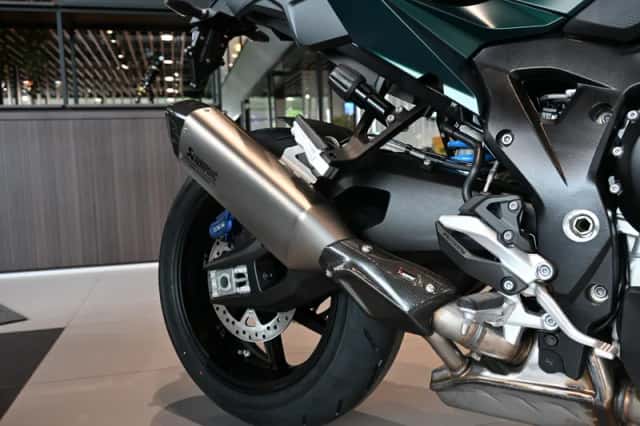 BMW M 1000 XR Aurelius Green Metallic (2026) thumbnail 6
