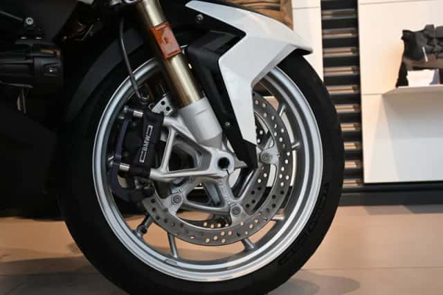 BMW R 1250 RT Alpinweiss (2021) thumbnail 4