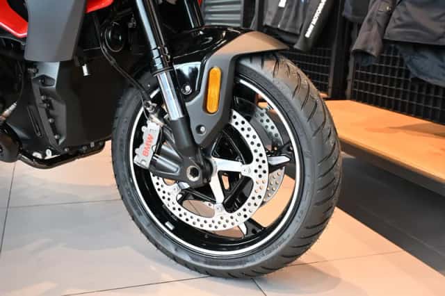 BMW R 1300 R (2026) thumbnail 4