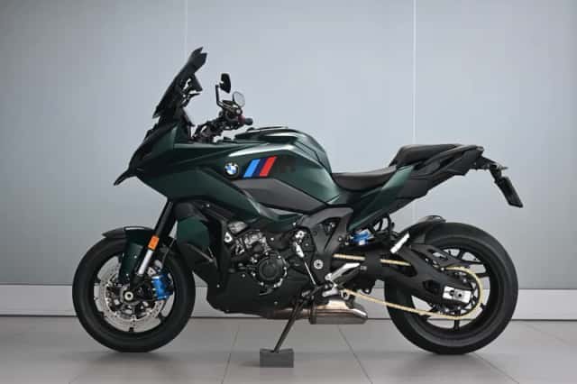 BMW M 1000 XR Aurelius Green Metallic (2026) thumbnail 2