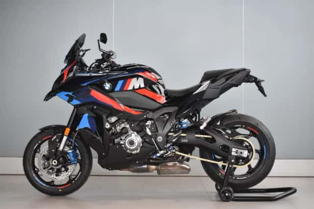 BMW M 1000 XR (2026) thumbnail 2