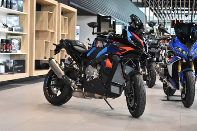 BMW M 1000 XR (2026) thumbnail 3