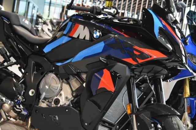 BMW M 1000 XR (2026) thumbnail 5
