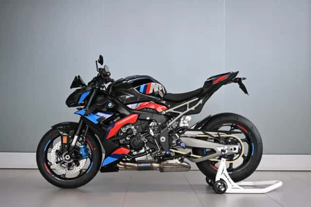 BMW M 1000 R (2026) thumbnail 2