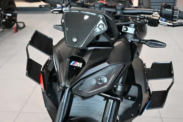 BMW M 1000 R (2026) thumbnail 5