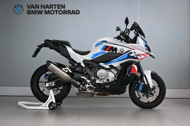 BMW M 1000 XR (2024) thumbnail 1