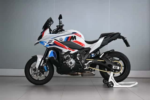 BMW M 1000 XR (2024) thumbnail 2