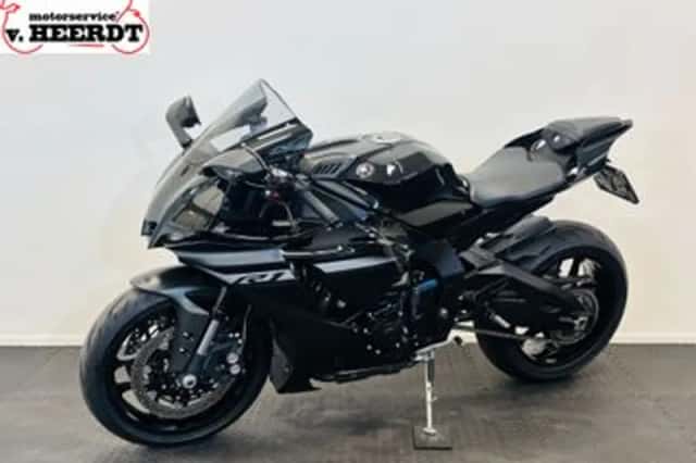 Yamaha YZF-R1 (2024) thumbnail 2