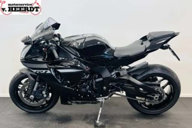 Yamaha YZF-R1 (2024) thumbnail 4