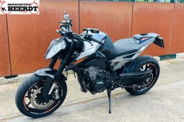 KTM 790 Duke (2018) thumbnail 2