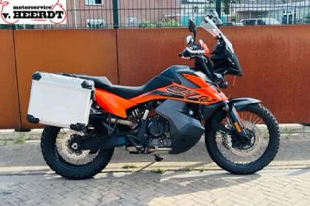 KTM 890 Adventure (2021) thumbnail 3