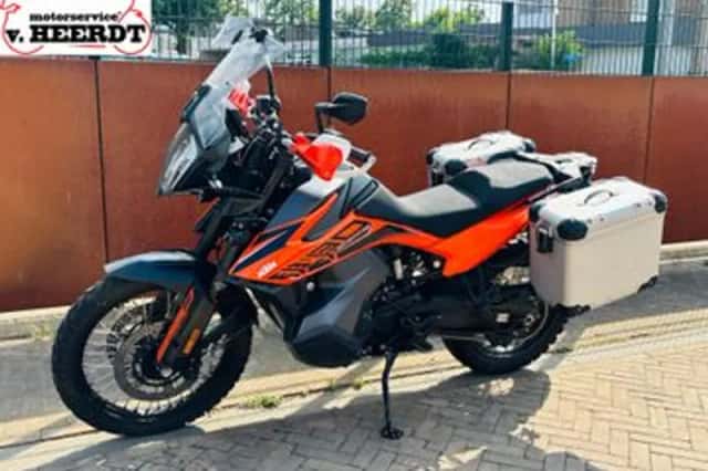 KTM 890 Adventure (2021) thumbnail 5
