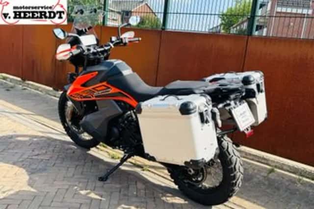 KTM 890 Adventure (2021) thumbnail 6