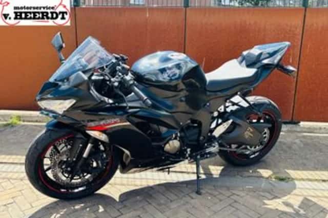 Kawasaki ZX-6R (2020) thumbnail 2