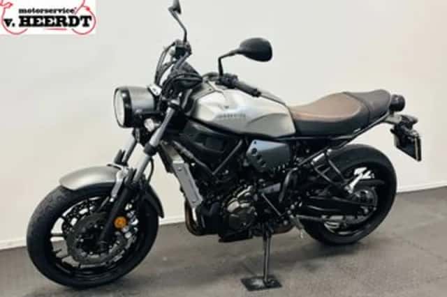 Yamaha XSR700 (2016) thumbnail 5
