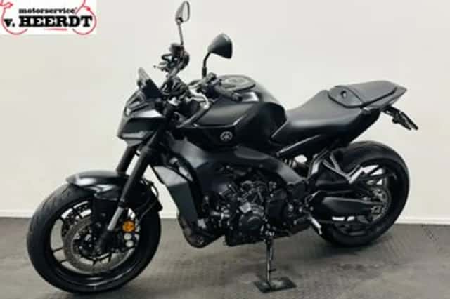 Yamaha MT-09 (2024) thumbnail 2