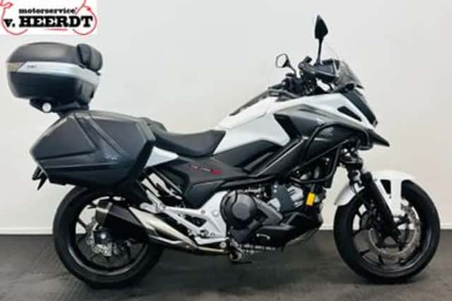 Honda NC750X (2019) thumbnail 3