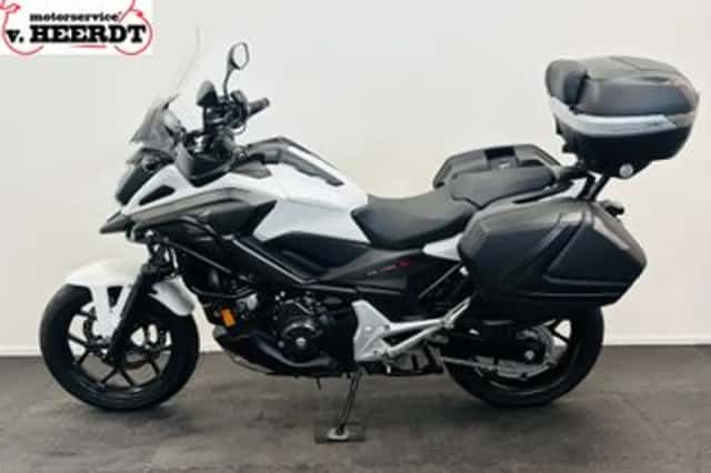 Honda NC750X (2019) thumbnail 4