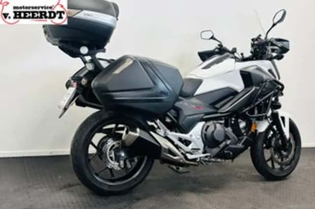 Honda NC750X (2019) thumbnail 5