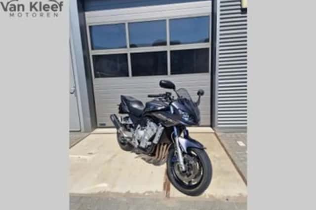 Yamaha FZS 1000 Fazer (2005) thumbnail 1