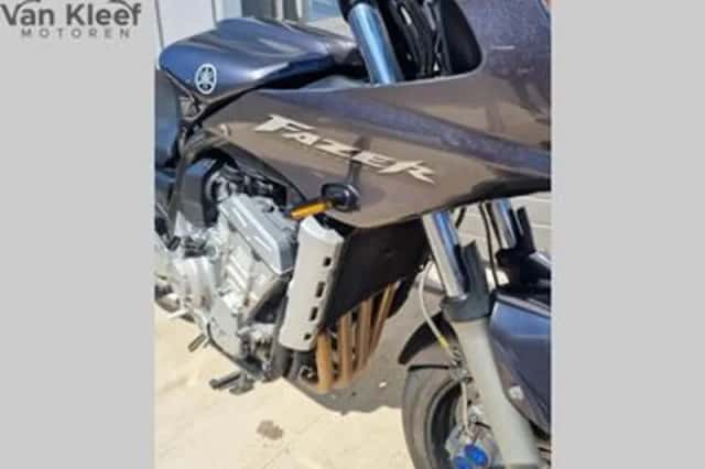 Yamaha FZS 1000 Fazer (2005) thumbnail 4