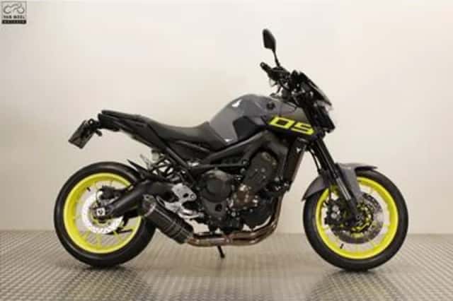 Yamaha MT-09 (2016) thumbnail 1
