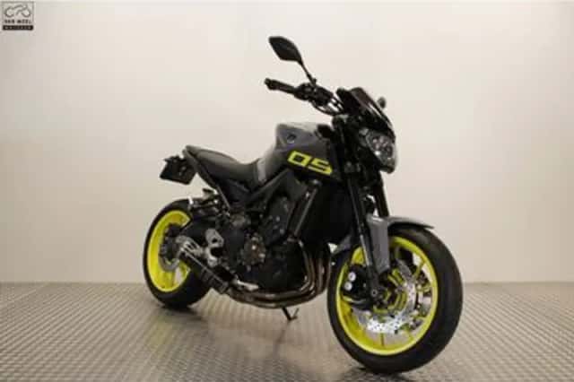 Yamaha MT-09 (2016) thumbnail 2