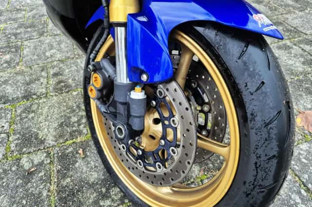Yamaha YZF-R6 (2008) thumbnail 2