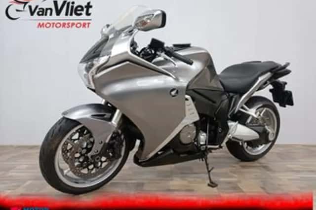 Honda VFR1200 (2010) thumbnail 2