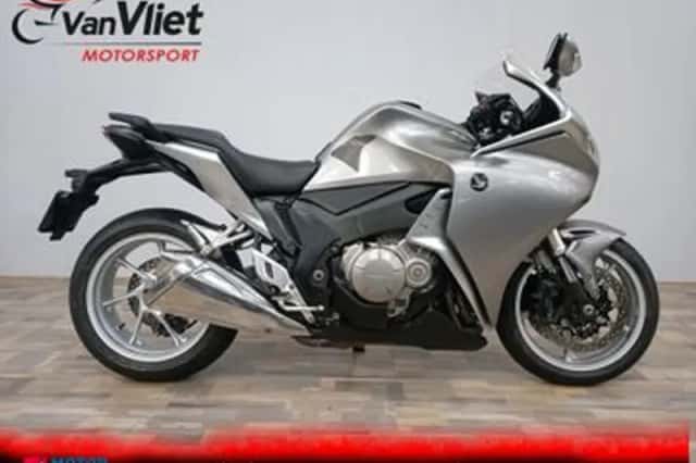 Honda VFR1200 (2010) thumbnail 4