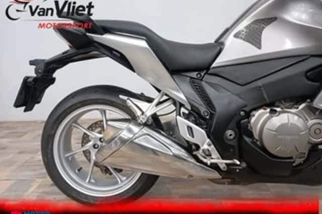 Honda VFR1200 (2010) thumbnail 5