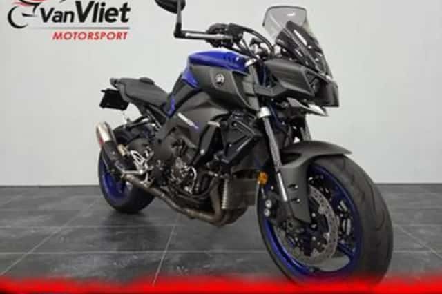 Yamaha MT-10 (2016) thumbnail 1
