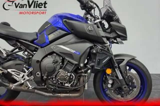 Yamaha MT-10 (2016) thumbnail 3