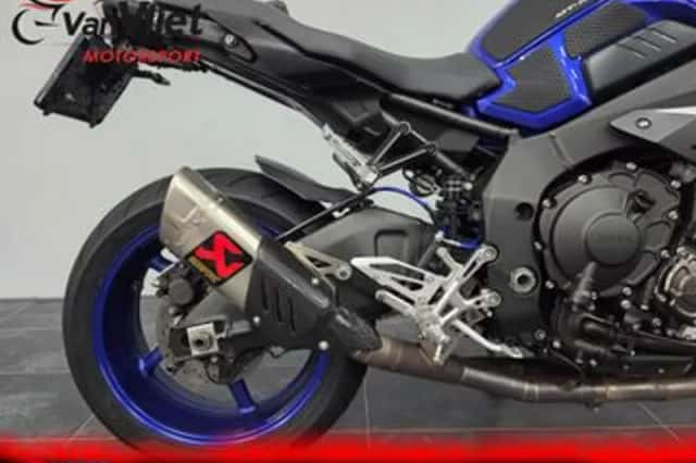 Yamaha MT-10 (2016) thumbnail 4