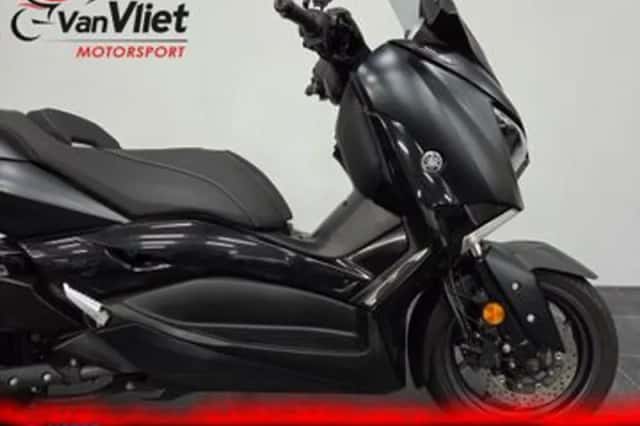 Yamaha Xmax 400 Iron MAX (2019) thumbnail 3