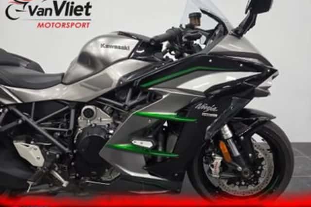 Kawasaki Ninja H2 (2019) thumbnail 3