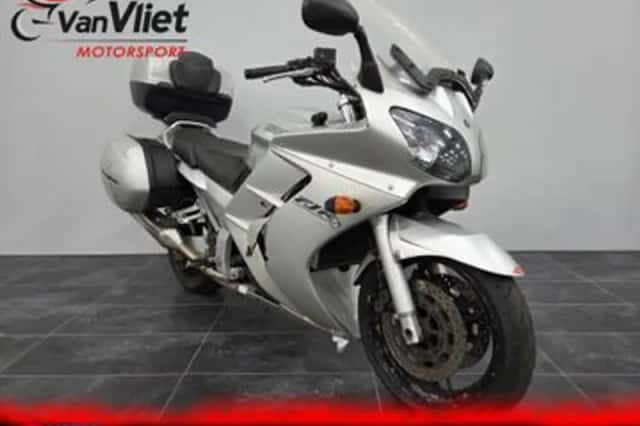 Yamaha FJR1300 (2002) thumbnail 1