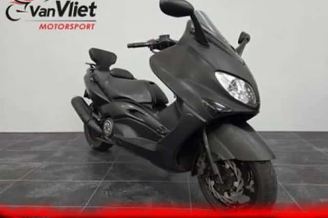 Yamaha Tmax Black MAX (2004) thumbnail 1