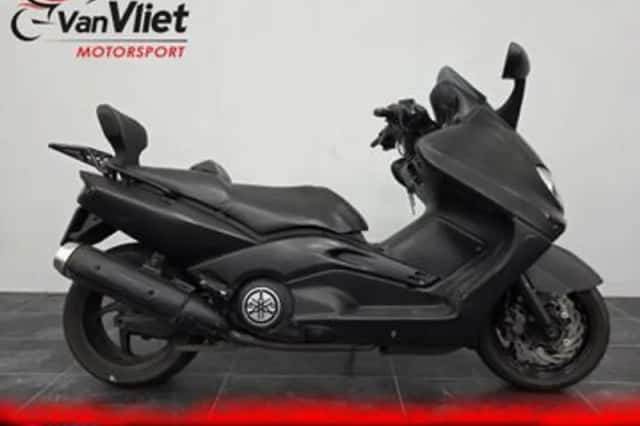Yamaha Tmax Black MAX (2004) thumbnail 4