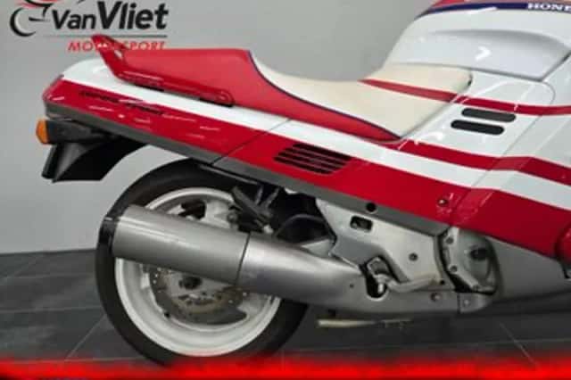 Honda CBR 1000 F (1991) thumbnail 4