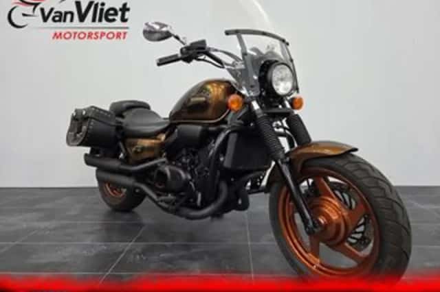 Honda VF 750C Magna (1996) thumbnail 1