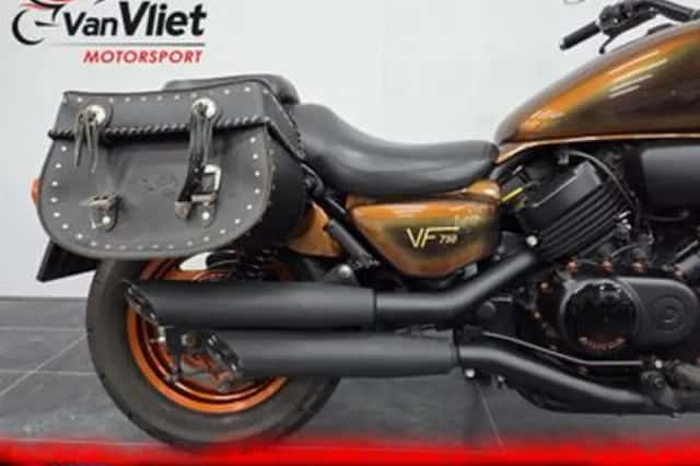 Honda VF 750C Magna (1996) thumbnail 4