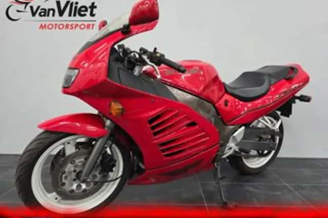 Suzuki RF 600 R (1996) thumbnail 2