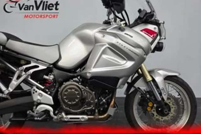 Yamaha XT 1200 Z Super Tenere (2010) thumbnail 3