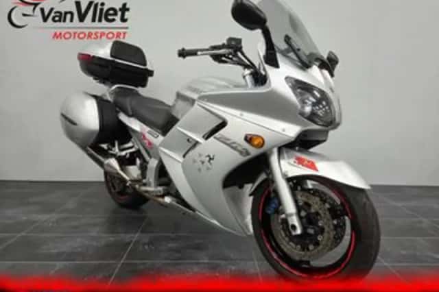 Yamaha FJR1300 (2002) thumbnail 1