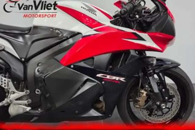 Honda CBR600RR (2009) thumbnail 3