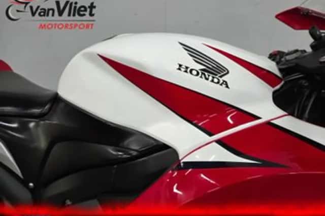 Honda CBR600RR (2009) thumbnail 5